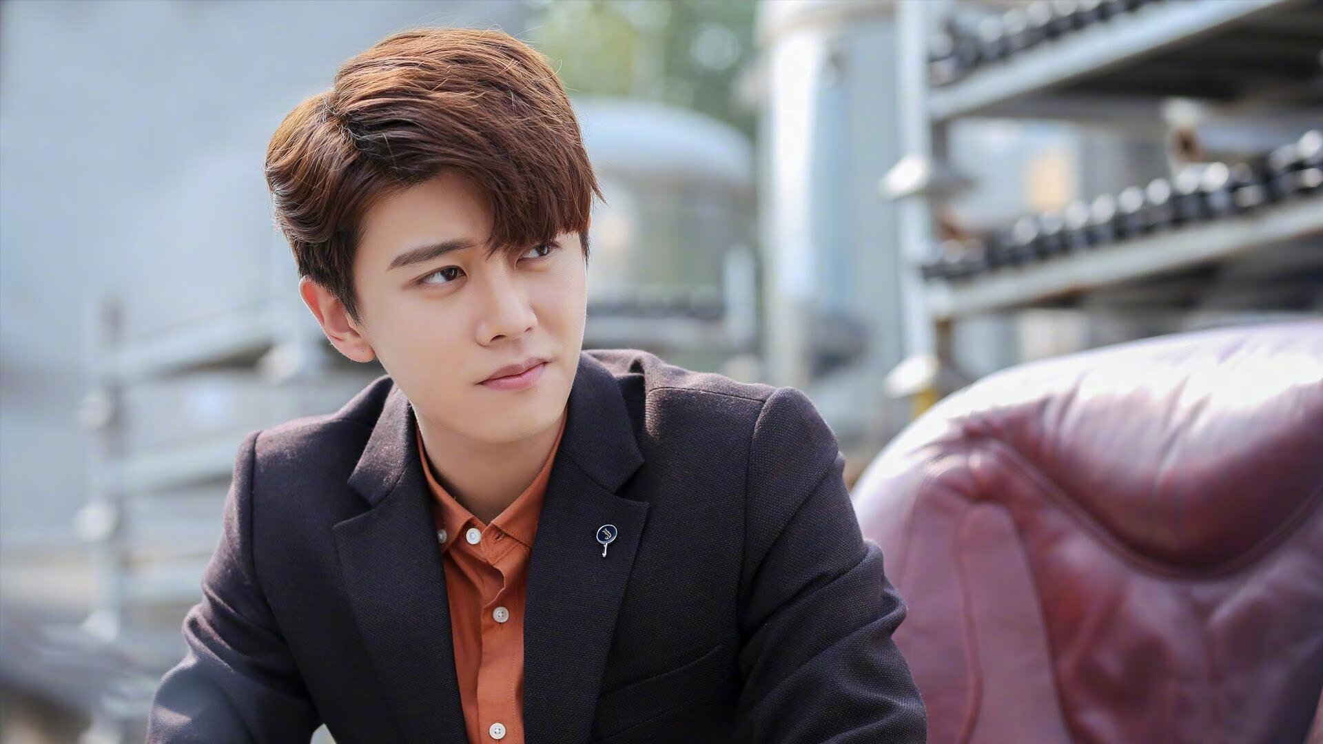 kaiyun体育app-攀登巨岩：登山者的极限挑战，极限攀岩视频